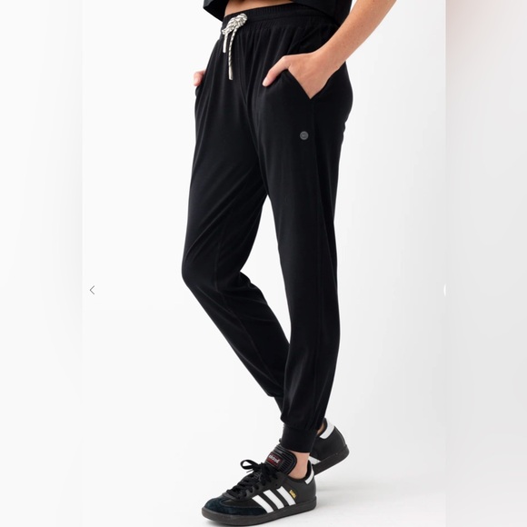 Cozy Earth Studio Jogger Size M - Picture 4 of 6